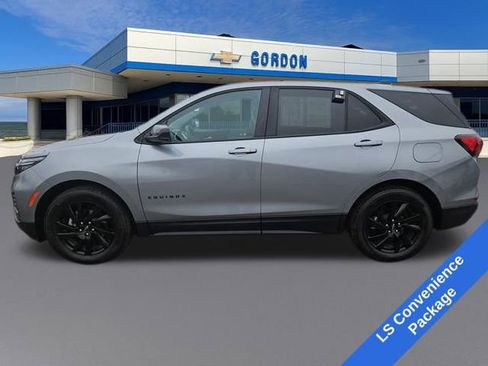 Used 2024 Chevrolet Equinox LS w/ LS Convenience Package image 2