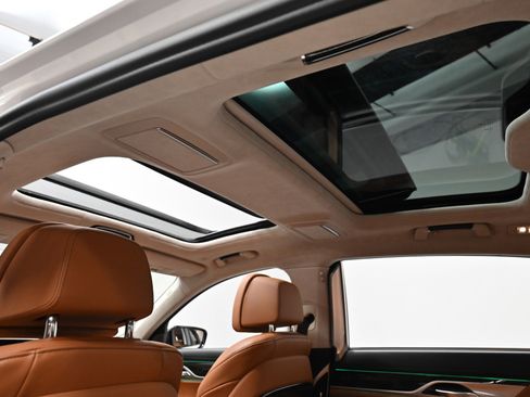 Used 2022 BMW M760i xDrive w/ Luxury Rear Seating Package image 36