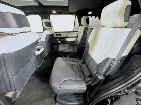 Used 2023 Toyota Sequoia Capstone AWD/4WD image 18