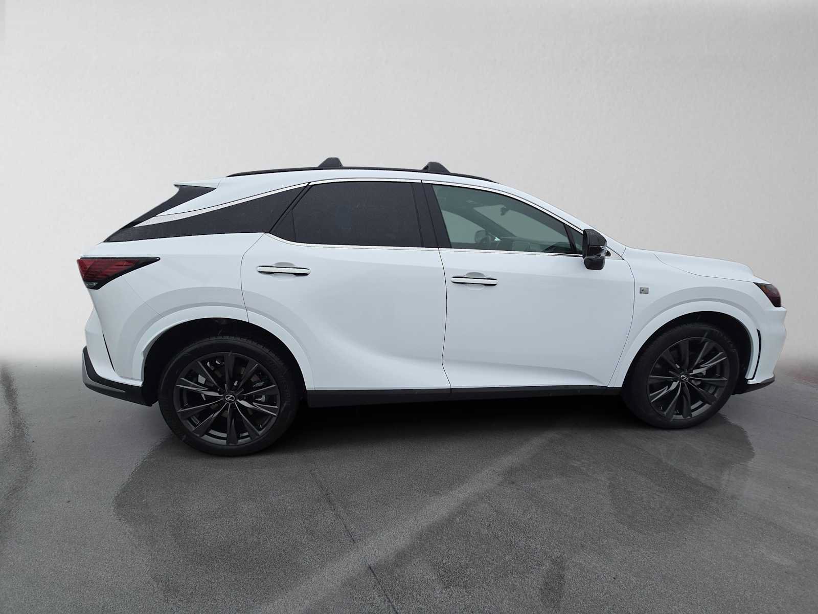 Used 2025 Lexus RX 350h w/ Convenience Package AWD/4WD image 2