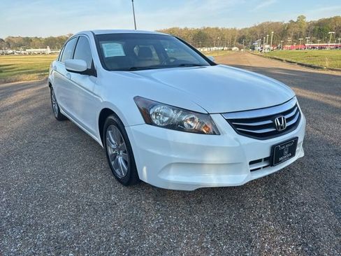 Used 2011 Honda Accord EX-L image 2
