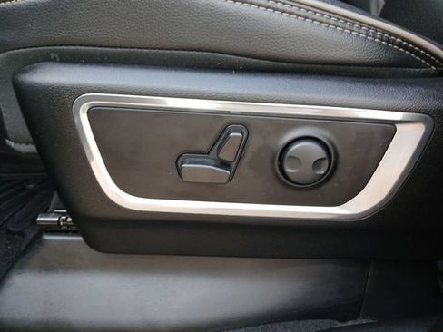 Used 2024 RAM 1500 Laramie AWD/4WD image 34