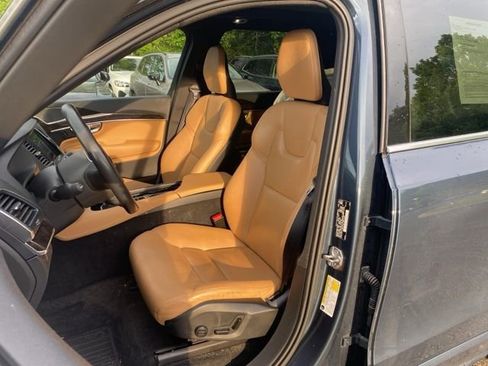 Used 2019 Volvo XC90 T6 Momentum w/ Advanced Package AWD/4WD image 12