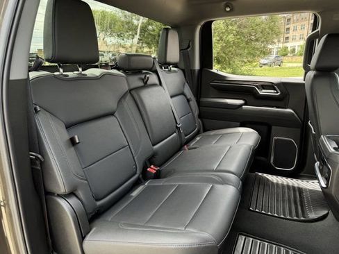 Used 2023 Chevrolet Silverado 1500 LTZ AWD/4WD image 31
