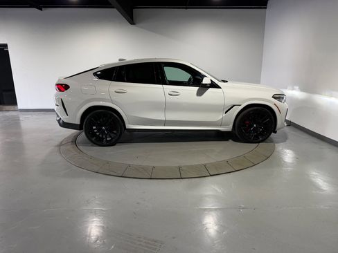 Used 2023 BMW X6 xDrive40i w/ M Sport Package AWD/4WD image 11