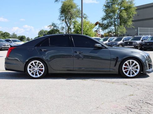 Used 2017 Cadillac CTS V w/ Luxury Package RWD image 7