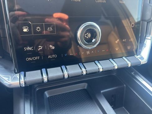 New 2026 GMC Acadia Elevation w/ Elevation Premium Package FWD image 17