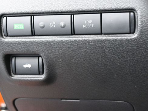 Used 2023 Nissan Sentra SR w/ SR Premium Package image 22