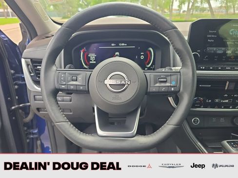 Used 2023 Nissan Rogue Platinum w/ Platinum Premium Package FWD image 15