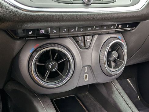 Used 2025 Chevrolet Blazer LT image 17