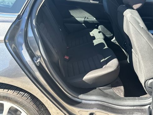 Used 2020 Ford Fusion SE image 15