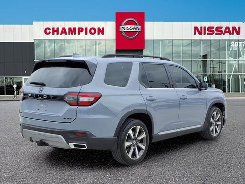 Used 2025 Honda Pilot Elite image 7