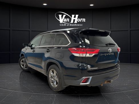 Used 2017 Toyota Highlander Limited Platinum AWD/4WD image 5