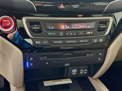 Certified 2019 Honda Pilot Elite image 15