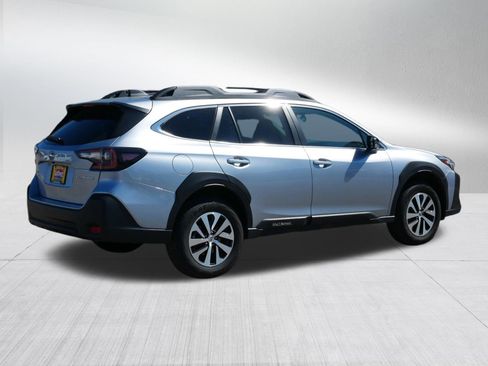 Certified 2025 Subaru Outback Premium AWD/4WD image 7