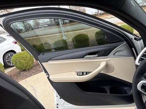 Certified 2024 BMW X4 M40i w/ Premium Package image 25