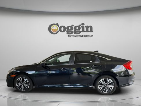 Used 2018 Honda Civic EX-T image 2