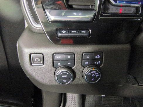Used 2023 Chevrolet Silverado 1500 High Country w/ Technology Package AWD/4WD image 26