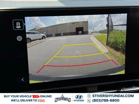 Certified 2025 Hyundai Kona SE image 3