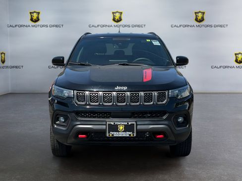 Used 2023 Jeep Compass Trailhawk image 8