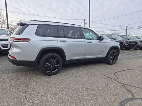 Certified 2023 Jeep Grand Cherokee L Laredo image 6