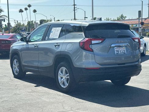Used 2024 GMC Terrain SLE image 7