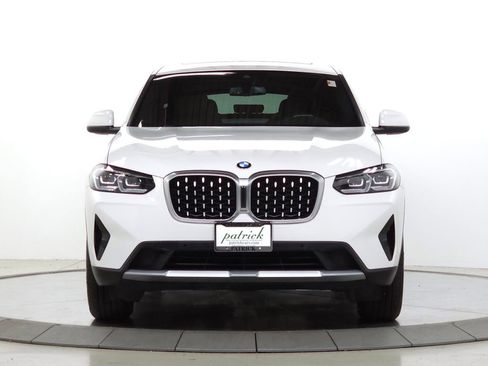 Used 2022 BMW X4 xDrive30i AWD/4WD image 2