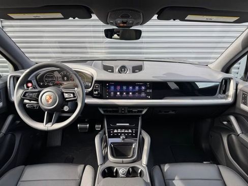 New 2026 Porsche Cayenne S image 18