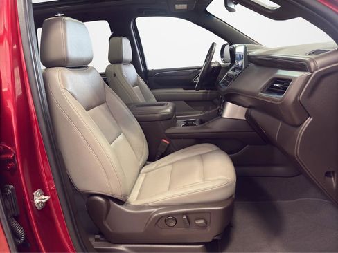 Used 2021 Chevrolet Tahoe Z71 w/ Luxury Package AWD/4WD image 30