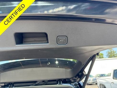 Used 2025 Chevrolet Traverse LT w/ LPO, Floor Liner Package FWD image 22