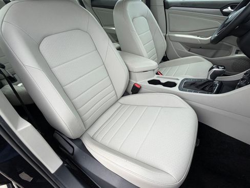 Used 2023 Volkswagen Jetta SE image 18
