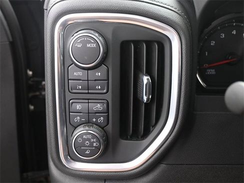 Used 2022 Chevrolet Silverado 1500 LT Trail Boss w/ Safety Package image 17