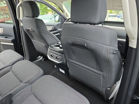 New 2025 Ford Expedition Active image 12