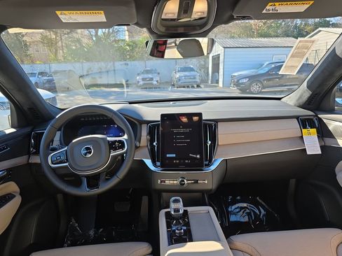 New 2026 Volvo XC90 B6 Ultra w/ Lounge Package image 9