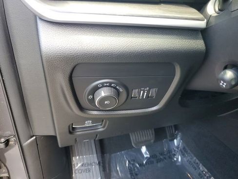 Used 2022 Jeep Grand Cherokee Limited w/ Luxury Tech Group II AWD/4WD image 29