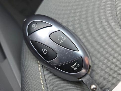 Certified 2025 Hyundai Elantra Sport image 28