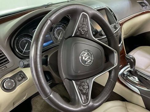 Used 2016 Buick Regal Premium FWD image 24