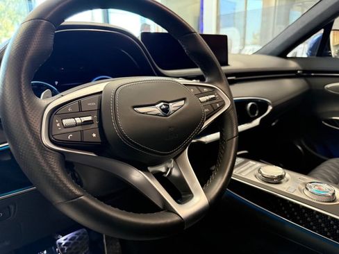 Used 2025 Genesis GV70 3.5T Sport w/ Sport Prestige Package AWD/4WD image 18