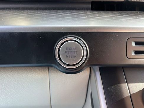 Certified 2024 Kia Carnival LX image 20