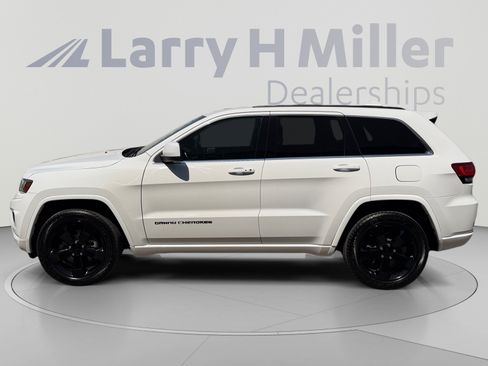Used 2015 Jeep Grand Cherokee Altitude RWD image 2