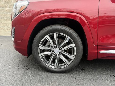 Used 2018 GMC Terrain Denali w/ Advanced Safety Package image 17