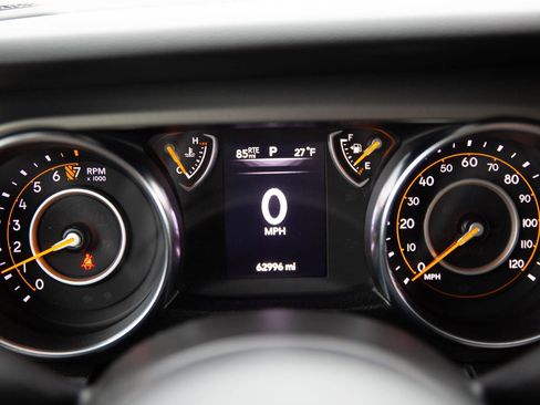 Used 2023 Jeep Gladiator Sport image 12