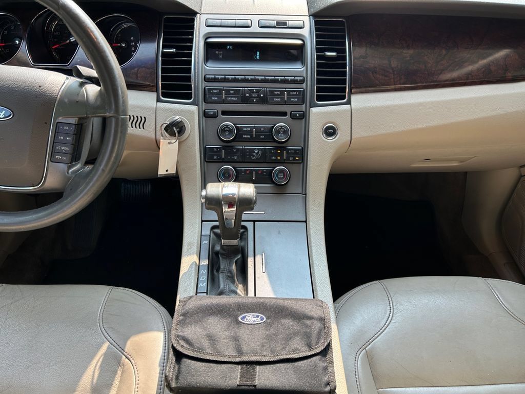 Used 2011 Ford Taurus SEL w/ 201A Rapid Spec Order Code FWD image 11