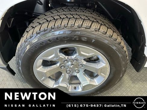 Used 2020 RAM 1500 Big Horn AWD/4WD image 36