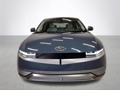 Certified 2023 Hyundai Ioniq 5 Limited w/ Cargo Package image 3