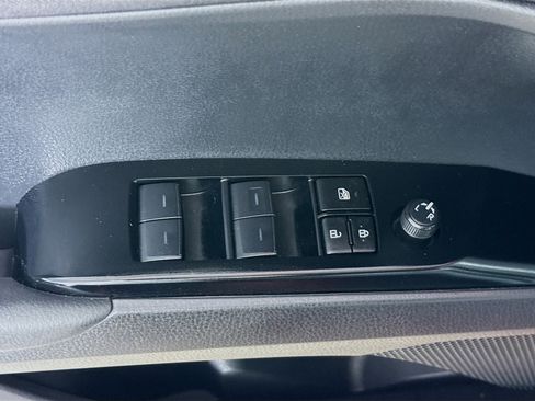 Used 2025 Toyota Camry LE image 21