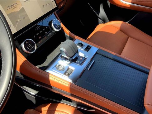 New 2026 Jaguar F-PACE R-Dynamic S image 7