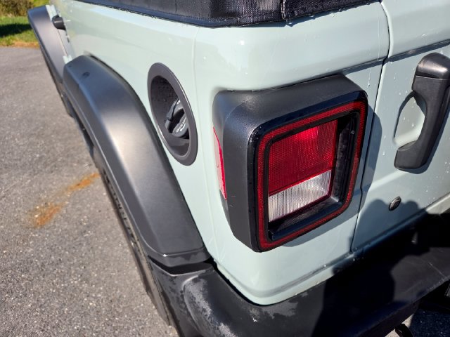Used 2023 Jeep Wrangler Sport AWD/4WD image 13