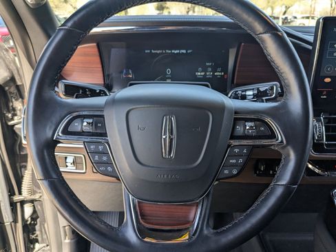 Used 2023 Lincoln Navigator L Reserve image 13