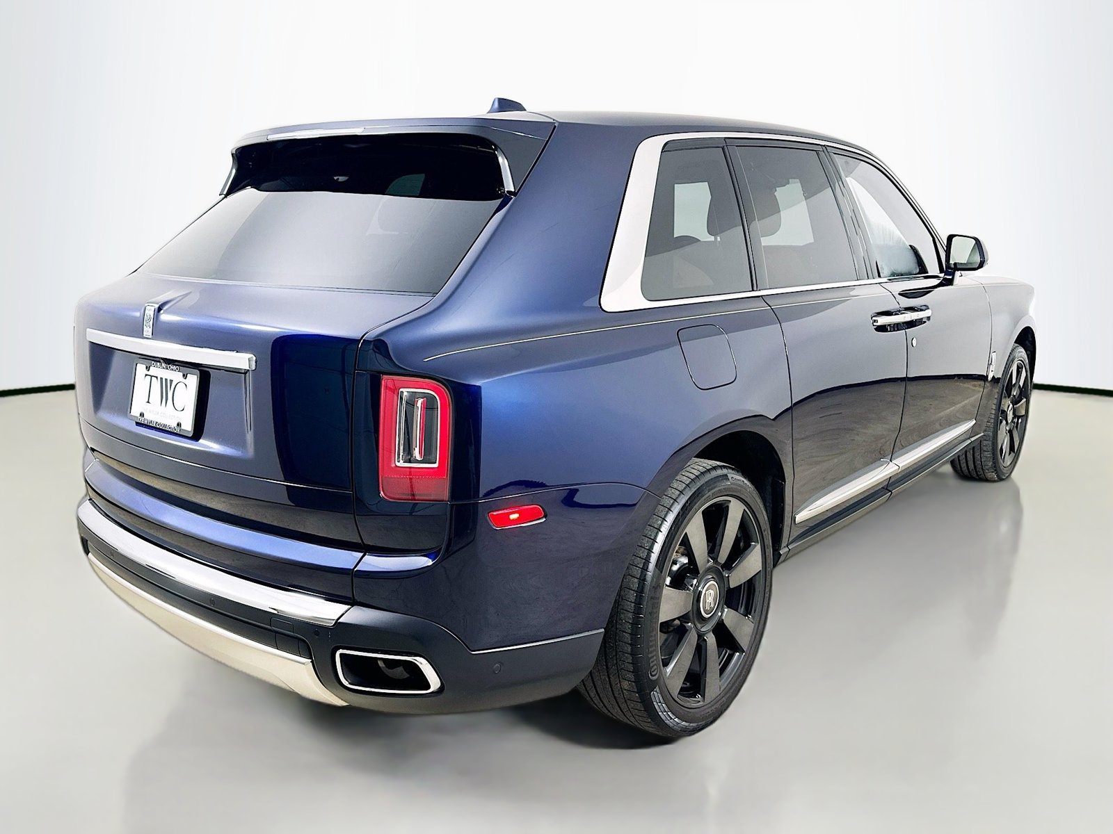 Used 2019 Rolls-Royce Cullinan AWD/4WD image 9